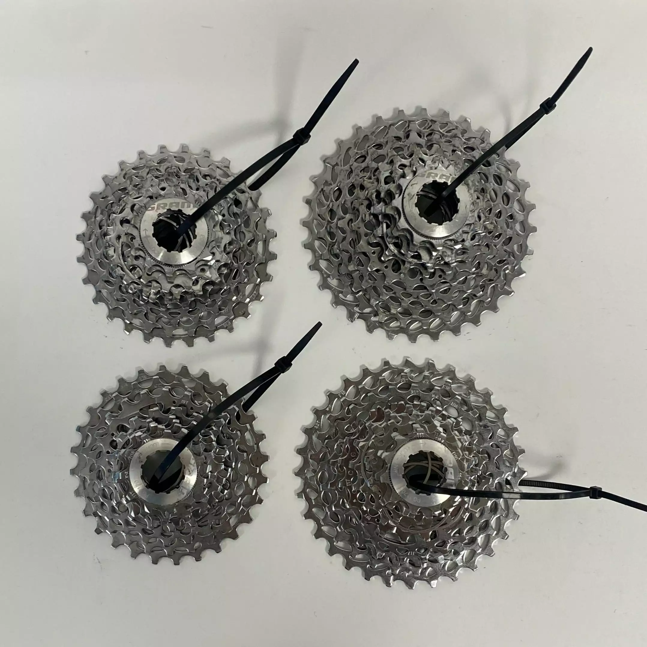 Lot De 4 Cassettes D'Occasion SRAM FORCE 22 PG 1170 11 Vitesses 1 Lot De 4 Cassettes D'Occasion SRAM FORCE 22 PG 1170 11 Vitesses