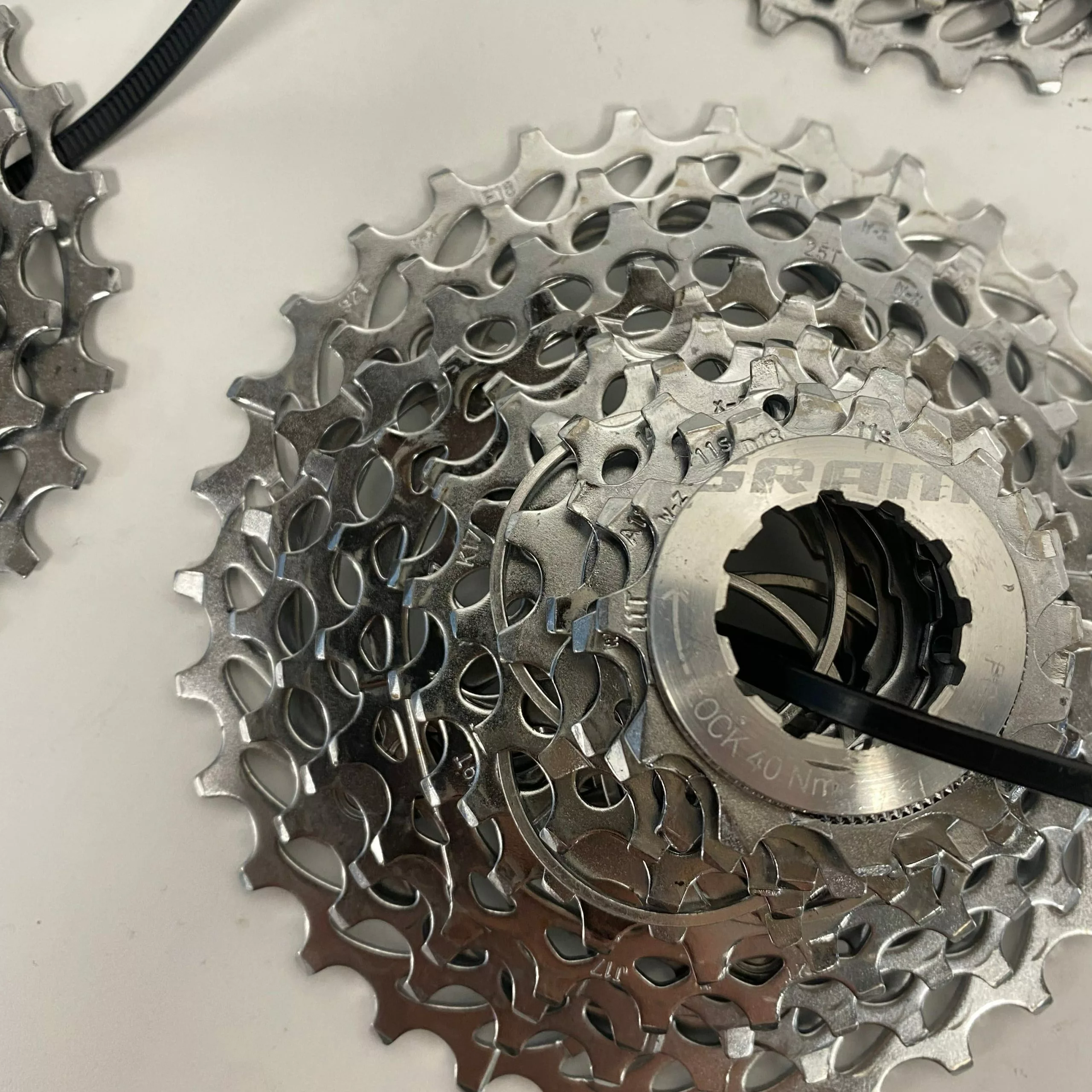 Lot De 4 Cassettes D'Occasion SRAM FORCE 22 PG 1170 11 Vitesses 3 Lot De 4 Cassettes D'Occasion SRAM FORCE 22 PG 1170 11 Vitesses – Image 3